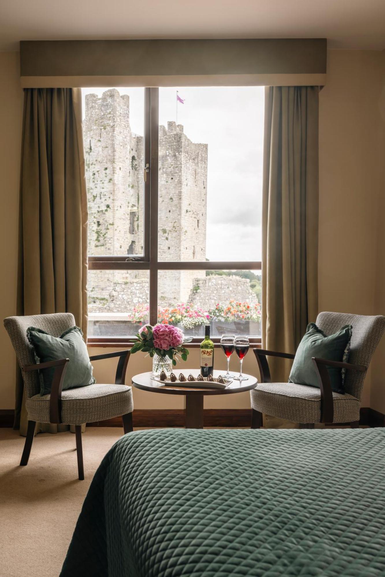 Trim Castle Hotel Eksteriør billede