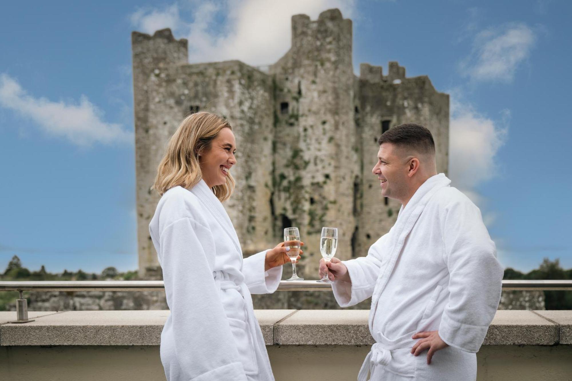 Trim Castle Hotel Eksteriør billede